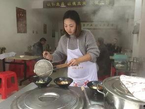 叶店女老板吃瓜视频,揭秘网红幕后生活